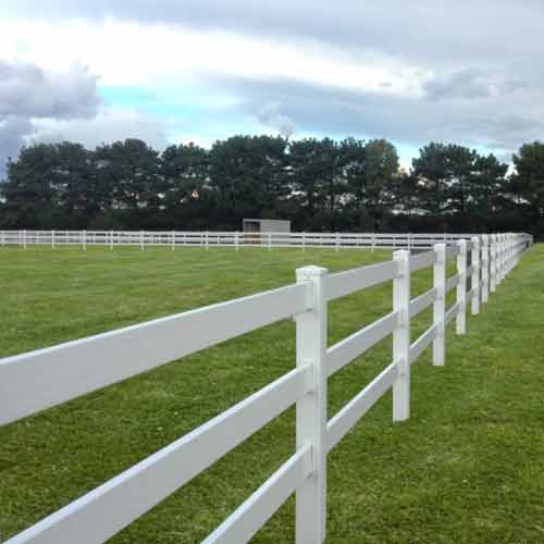 Split Rail Fence vs. Privacy Fence: Which Fits Your Property Needs?